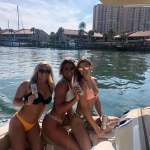 Meet your Posher, Carly